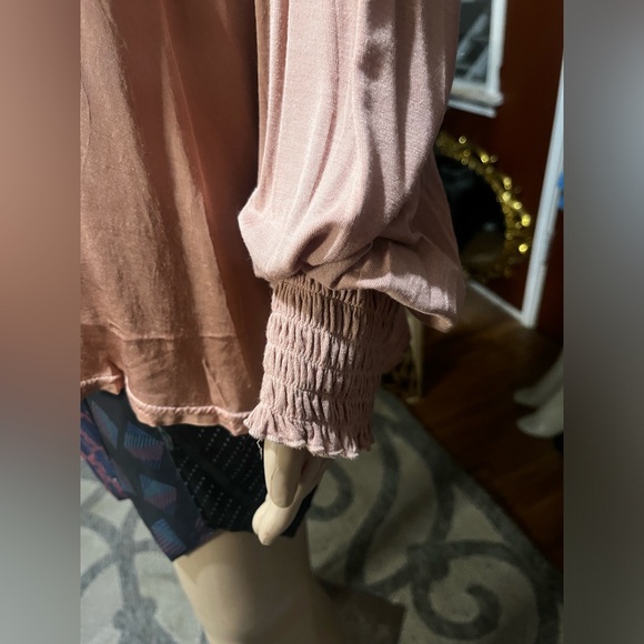 XCVI Blush V Neck Long Sleeve NWT - Picture 2 of 7